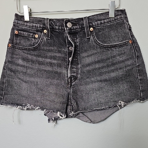 Levi's 501 Size 29 Button Fly Festival VSCO Black Denim Cut Off Women's Shorts - Picture 1 of 11